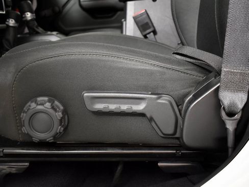 Used 2022 Jeep Wrangler Unlimited Willys image 11