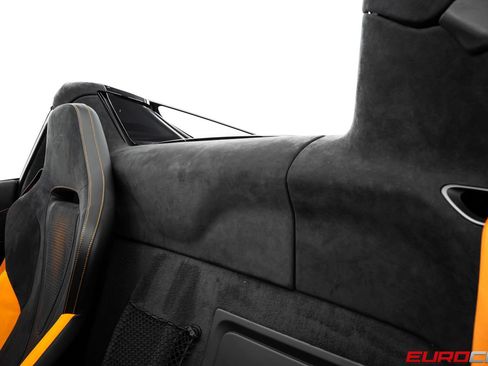 Used 2026 McLaren 750S Spider RWD image 40