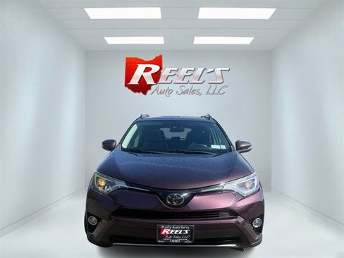 Used 2018 Toyota RAV4 XLE AWD/4WD image 2