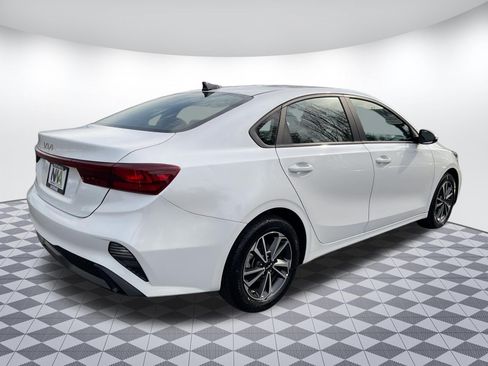 Used 2024 Kia Forte LXS FWD image 3