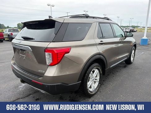 Used 2021 Ford Explorer XLT w/ Equipment Group 202A AWD/4WD image 5
