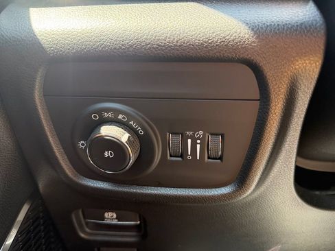 Used 2025 Jeep Grand Cherokee L Summit w/ Obsidian Package AWD/4WD image 33