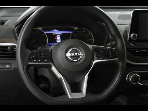 Used 2023 Nissan Altima 2.5 SV FWD image 7