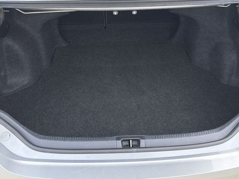 Used 2015 Toyota Camry SE FWD image 30