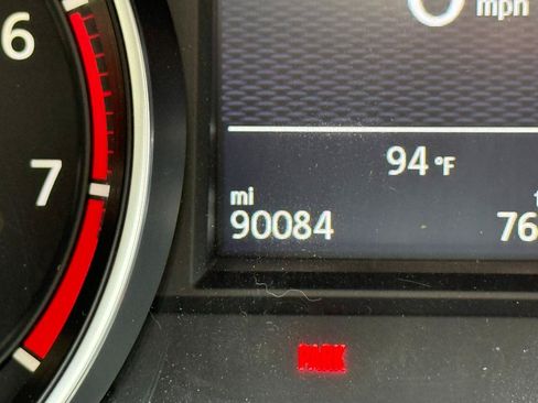 Used 2015 Volkswagen Golf 4-Door FWD image 31