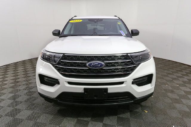Used 2023 Ford Explorer XLT AWD/4WD image 4