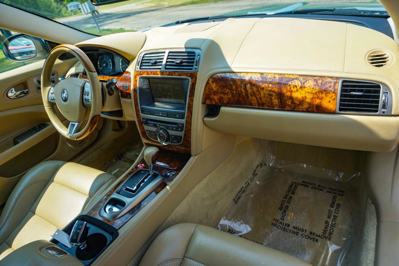 Used 2007 Jaguar XK Convertible RWD image 15
