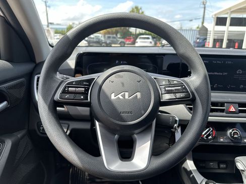 Certified 2024 Kia Seltos LX AWD/4WD image 11