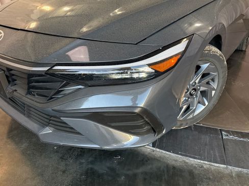 Used 2026 Hyundai Elantra Hybrid FWD image 9