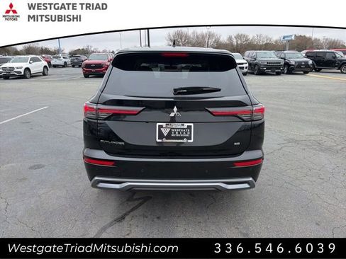 New 2026 Mitsubishi Outlander SE FWD image 8