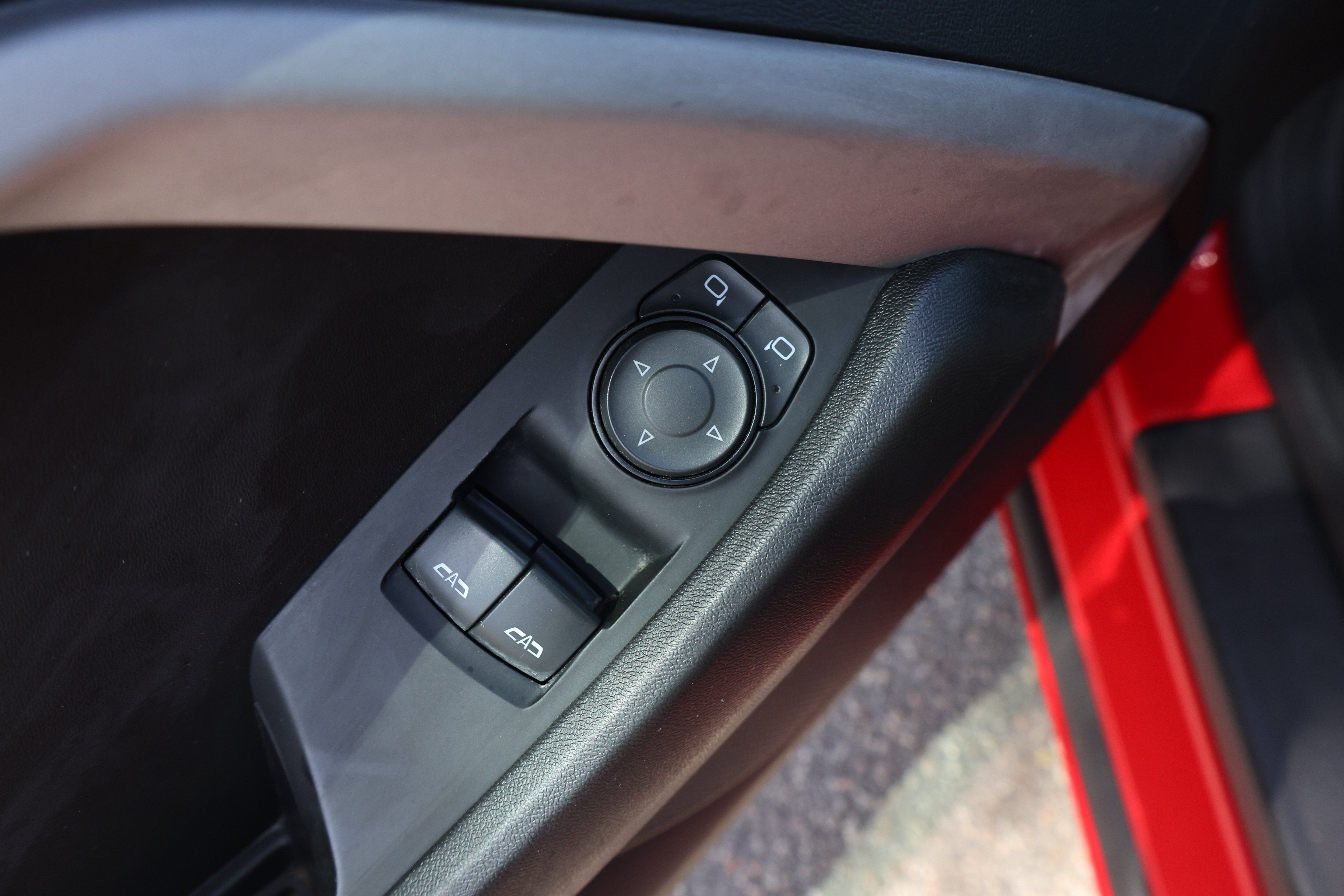 Used 2020 Chevrolet Camaro LT RWD image 22