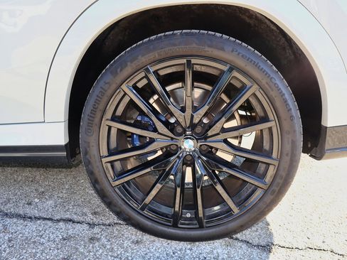 Used 2021 BMW X6 M50i w/ Executive Package image 33