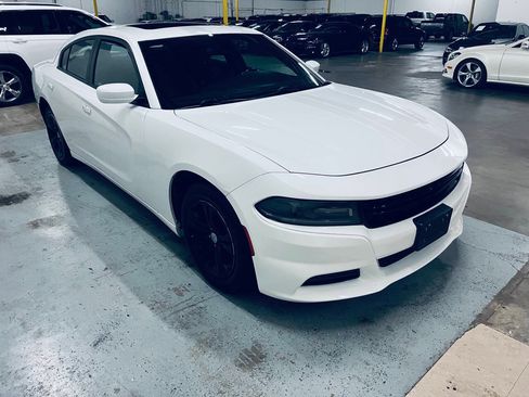 Used 2019 Dodge Charger SXT RWD image 11