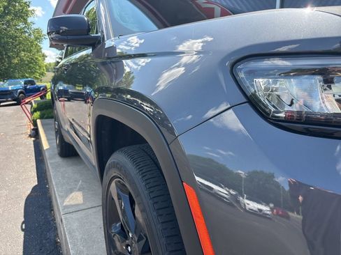Used 2022 Jeep Grand Cherokee Altitude image 4