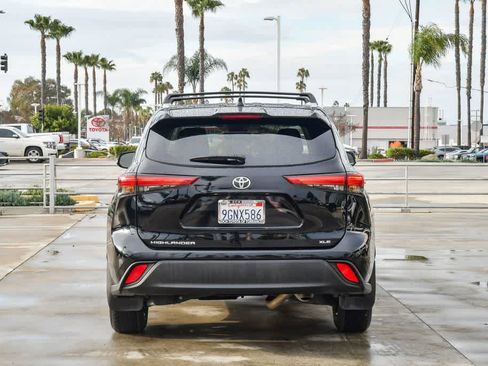 Used 2023 Toyota Highlander XLE image 8