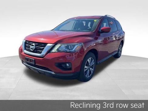 Used 2017 Nissan Pathfinder SV image 3