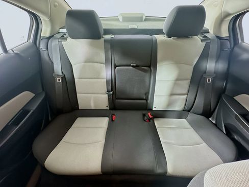 Used 2014 Chevrolet Cruze LS image 13