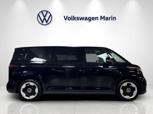 New 2025 Volkswagen ID. Buzz Pro S RWD image 6