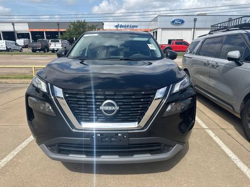 Used 2023 Nissan Rogue S AWD/4WD image 2