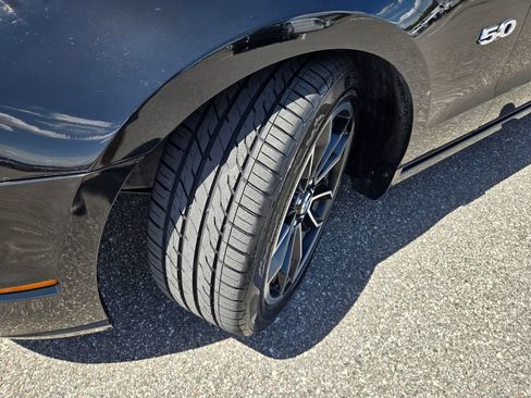 Used 2013 Ford Mustang GT Premium w/ Comfort Pkg RWD image 14