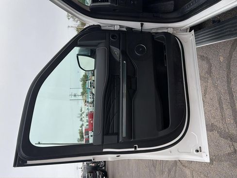 Used 2019 Ford Expedition Platinum AWD/4WD image 11