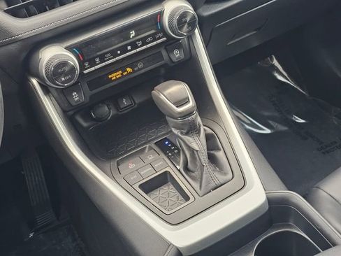 Used 2020 Toyota RAV4 XLE Premium image 32