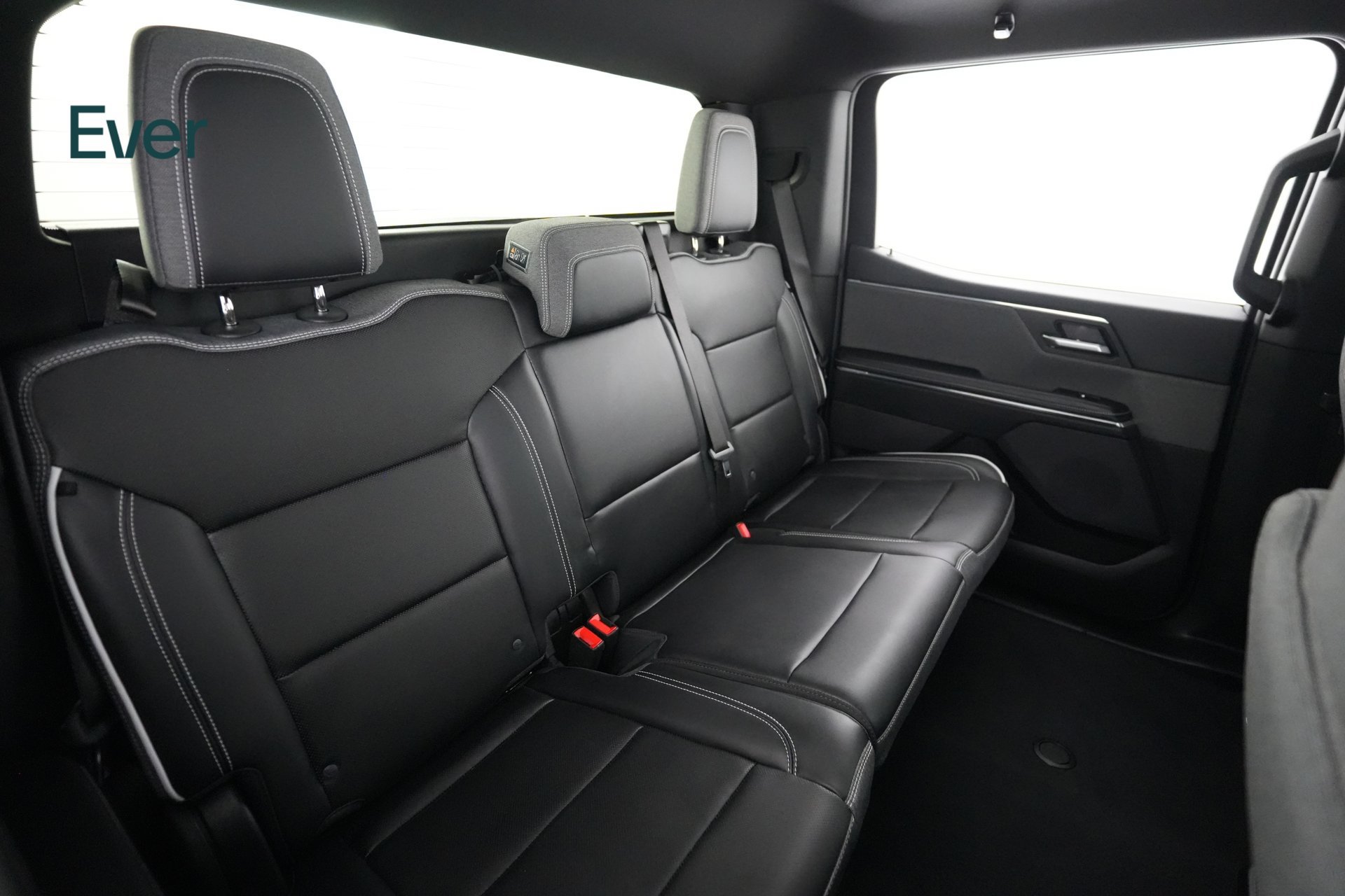 Used 2026 GMC Sierra EV Elevation w/ LPO, Elevation Dark Package AWD/4WD image 5