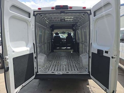 Used 2024 RAM ProMaster 2500 w/ Convenience Group FWD image 14