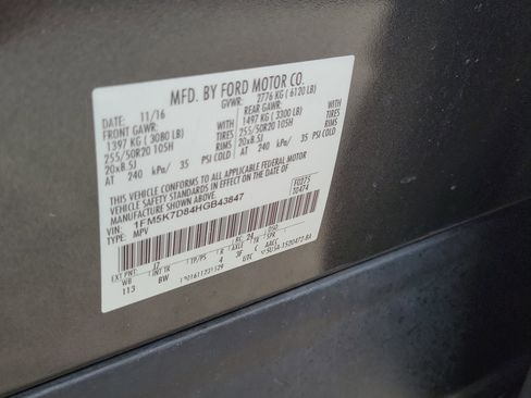 Used 2017 Ford Explorer XLT w/ Equipment Group 202A FWD image 30