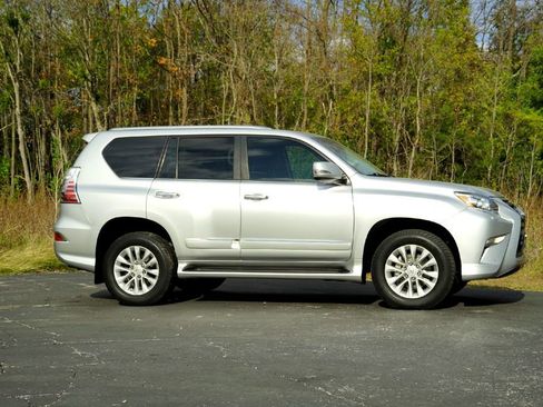 Used 2017 Lexus GX 460 image 5