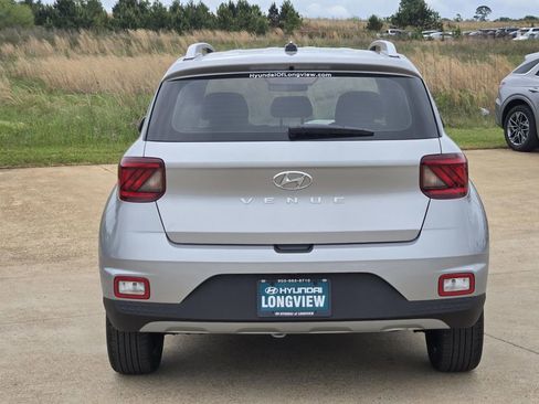 New 2026 Hyundai Venue SEL FWD image 4