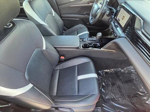 Certified 2025 Toyota Camry SE image 19