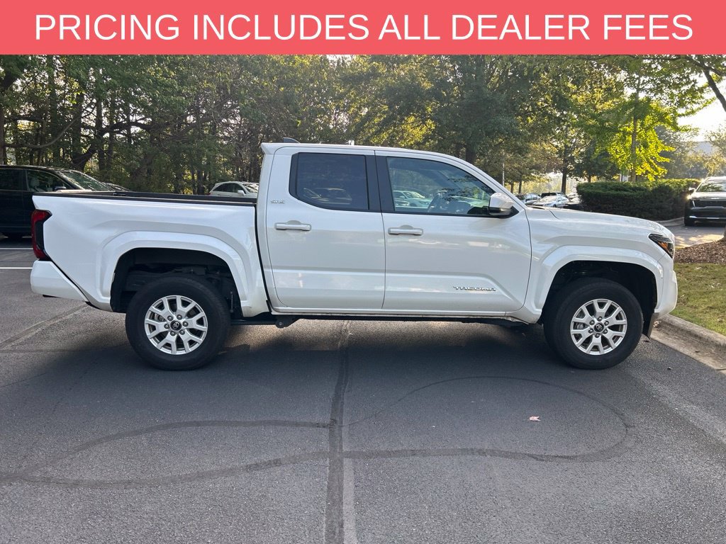 Used 2025 Toyota Tacoma SR5 AWD/4WD image 9