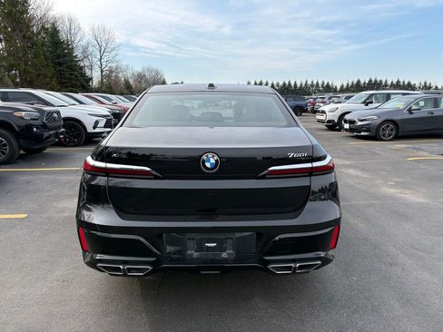 Used 2023 BMW 760i xDrive image 4