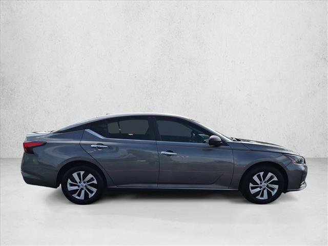 Used 2025 Nissan Altima 2.5 S FWD image 4