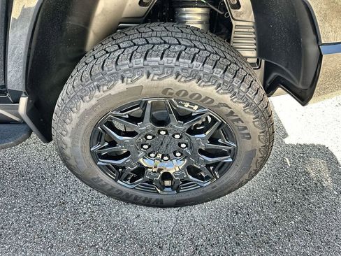 New 2026 GMC Hummer EV SUV image 12