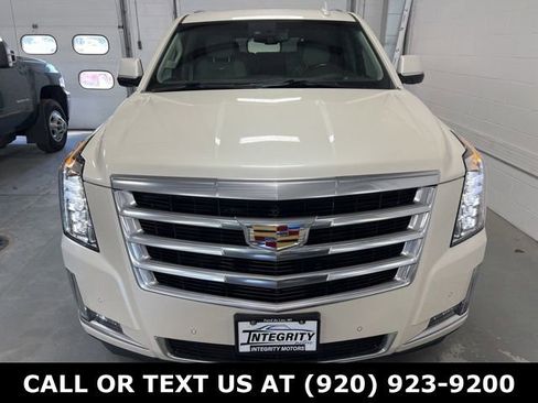 Used 2015 Cadillac Escalade Luxury image 2