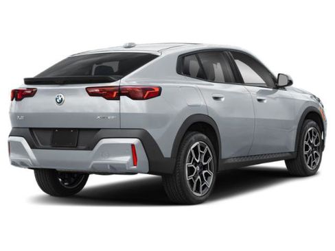New 2026 BMW X2 xDrive28i AWD/4WD image 2