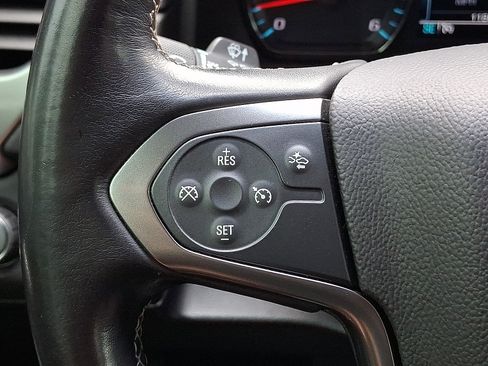 Used 2019 Chevrolet Suburban LT AWD/4WD image 21