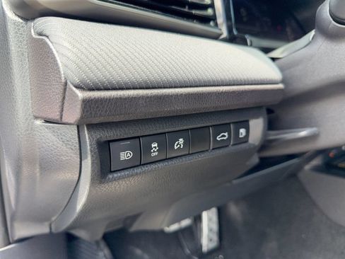 Used 2025 Toyota Camry SE FWD image 14