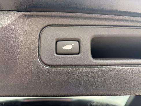 Used 2024 Honda Passport Black Edition image 2