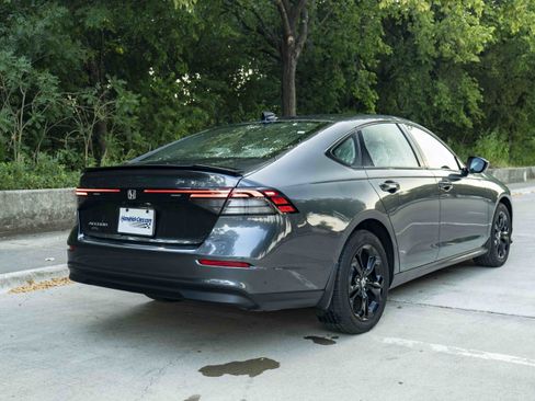 Used 2025 Honda Accord SE image 9