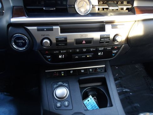 Used 2013 Lexus ES 300h image 20