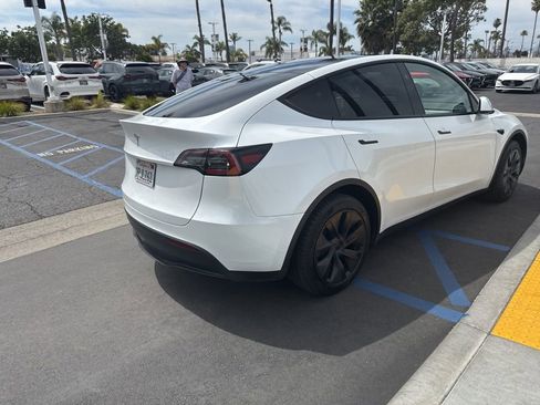 Used 2024 Tesla Model Y Long Range image 24