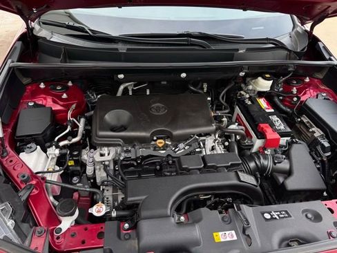 Used 2021 Toyota RAV4 XLE Premium image 12