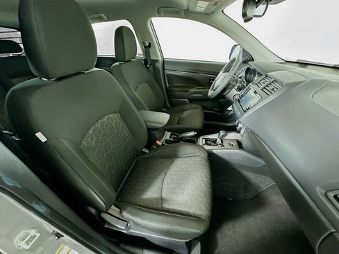 Used 2025 Mitsubishi Outlander Sport SE image 28