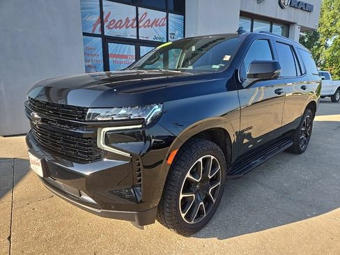 Used 2021 Chevrolet Tahoe RST w/ Luxury Package AWD/4WD image 3