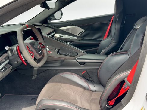 Used 2022 Chevrolet Corvette Stingray Premium Cpe w/ Z51 Performance Package RWD image 5