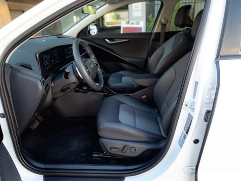 Used 2023 Kia Niro Wind FWD image 34