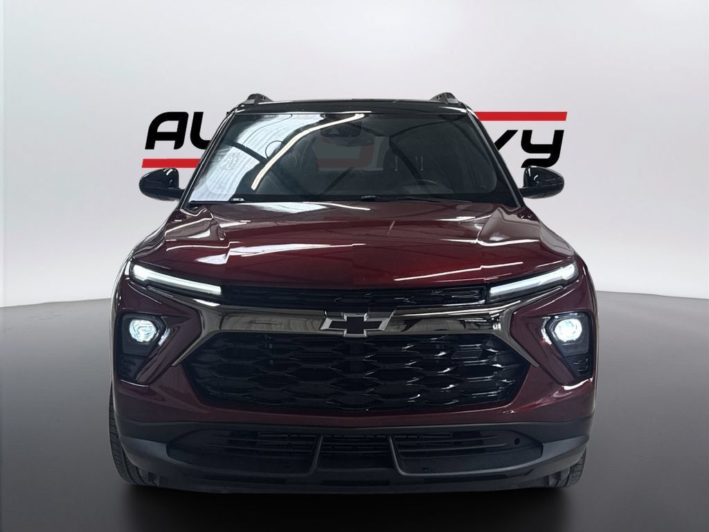 Used 2025 Chevrolet TrailBlazer RS w/ Convenience Package FWD image 2